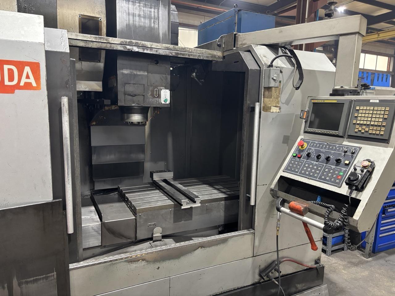 Toyoda BM 850 CNC VMC, 2008 – 300 PSI Thru-Spindle Coolant, CAT-50