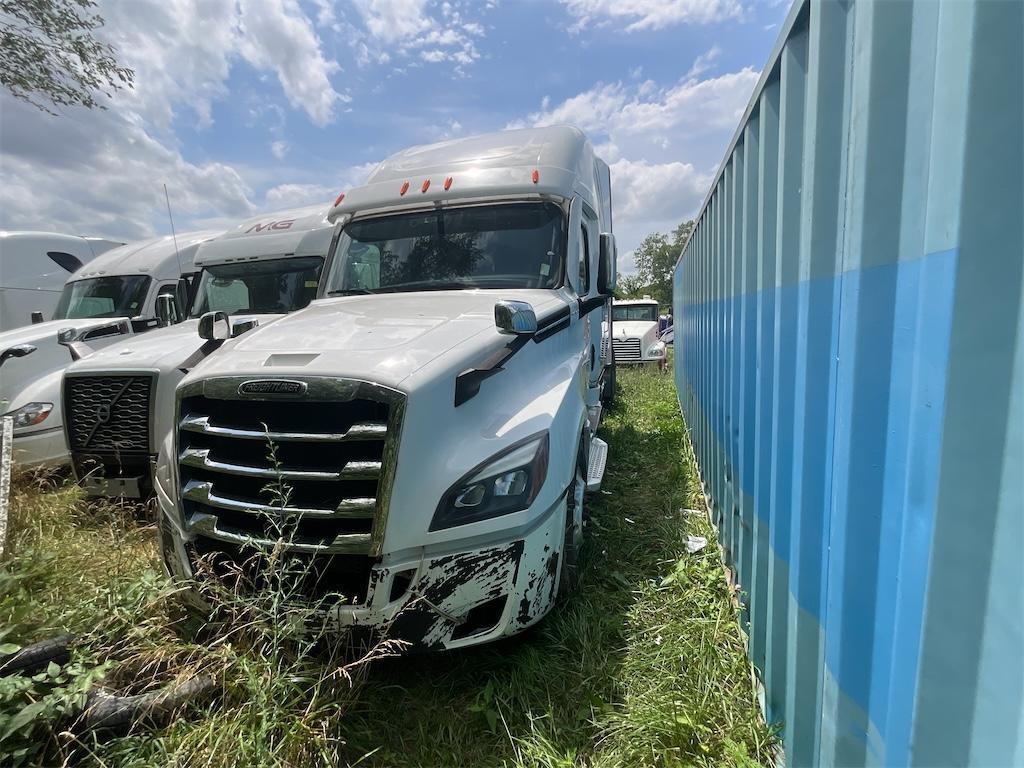 2021 Freightliner Cascadia 1FUJHHDR6MLMJ2151