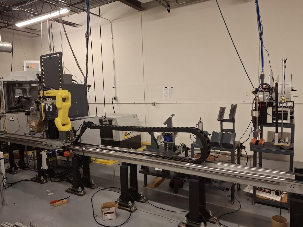 FANUC LR Mate 200iD 7L, 2019 – 7th Axis IR Linear Servo Track
