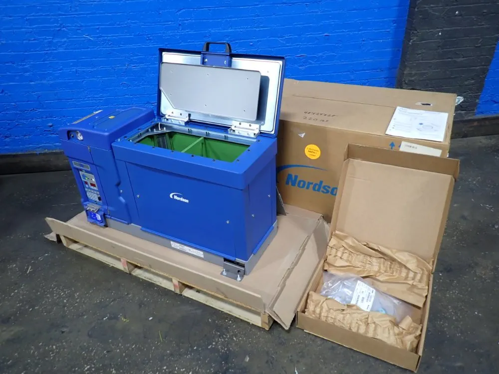 NORDSON 19" X 8" X 12" ADHESIVE MELTER  -  PROBLUE 30 1049329