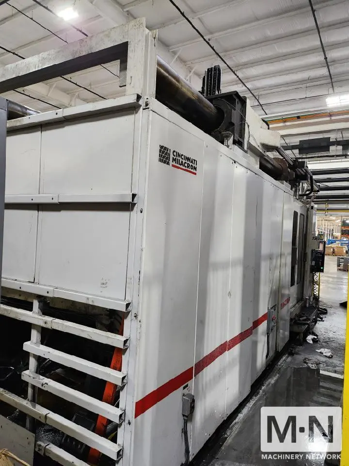 3000 TON 362 OZ CINCINNATI MILACRON MODEL ML3000-352 INJECTION MOLDING MACHINE MFG 2004