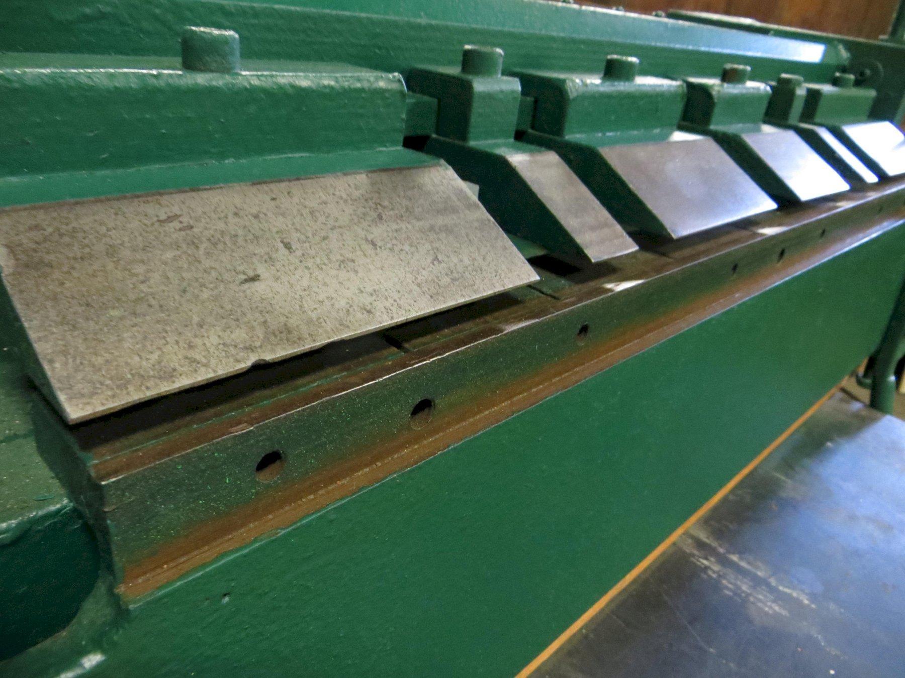 16 Ga x 2 ft Chicago Box & Pan Brake Model BB-2