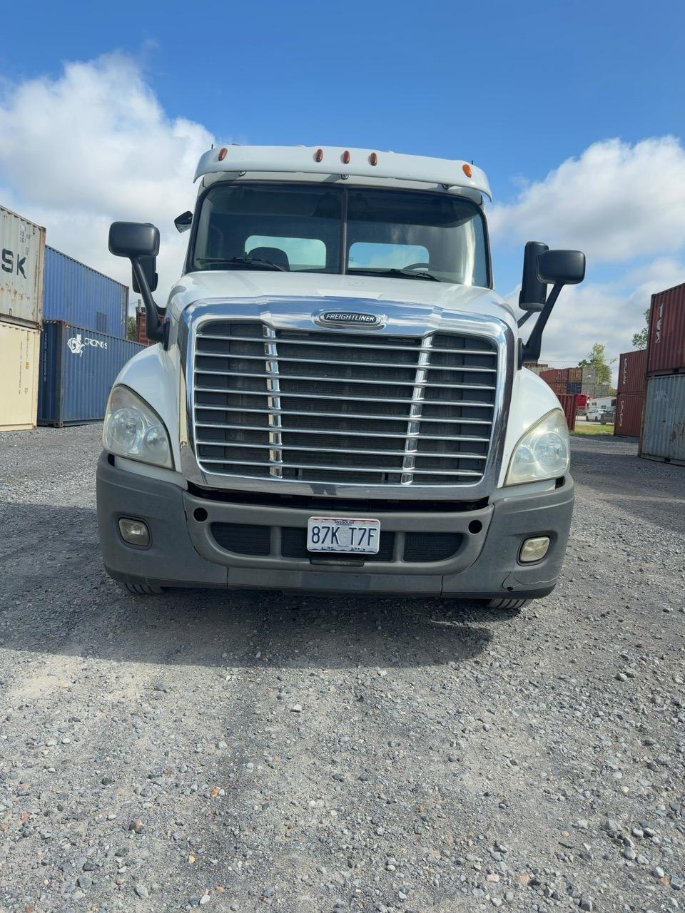 Freightliner Cascadia Day Cab Truck, 2012