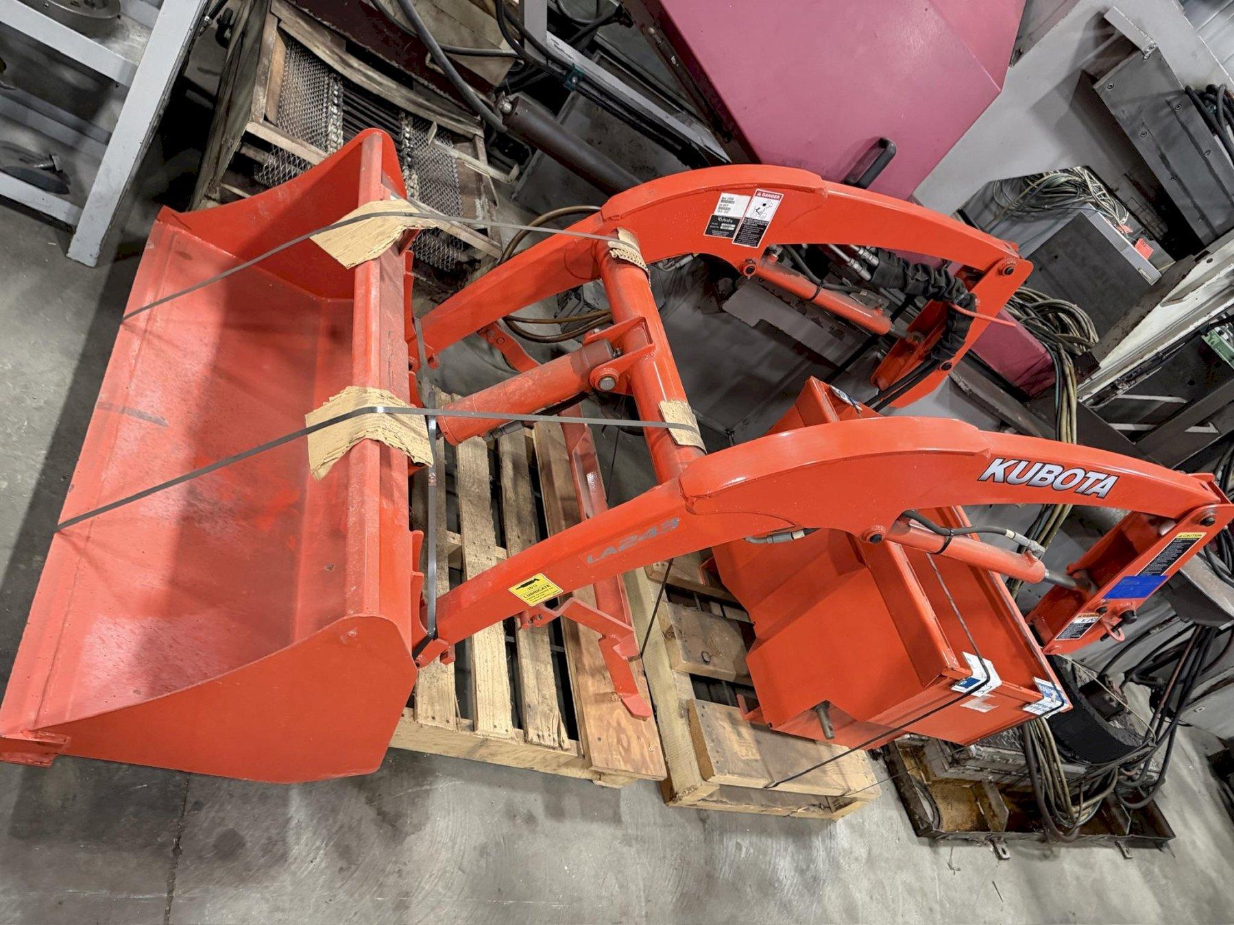 Kubota Model LA243A Loader, Excellent Condition