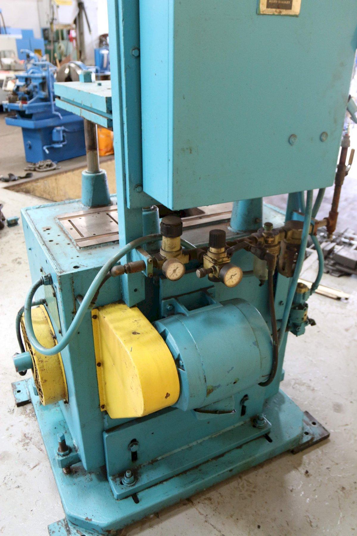 18 TON MICHIGAN ROLL FORM CUTOFF PRESS: STOCK # 69831