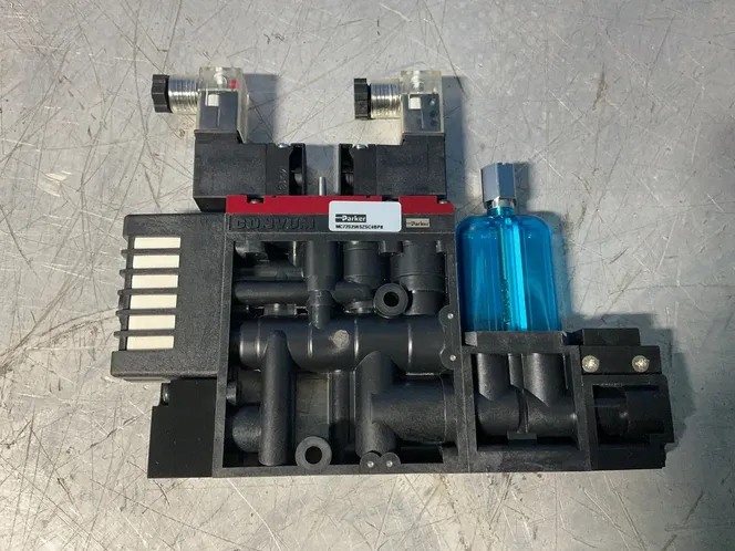 PARKER 145 PSI INTEGRATED PNEUMATIC VACUUM GENERATOR  -  MC72S25HSZSC4BPN