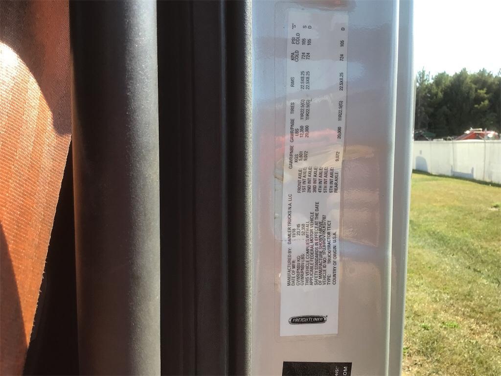 FREIGHTLINER Cascadia 126 - Trucks