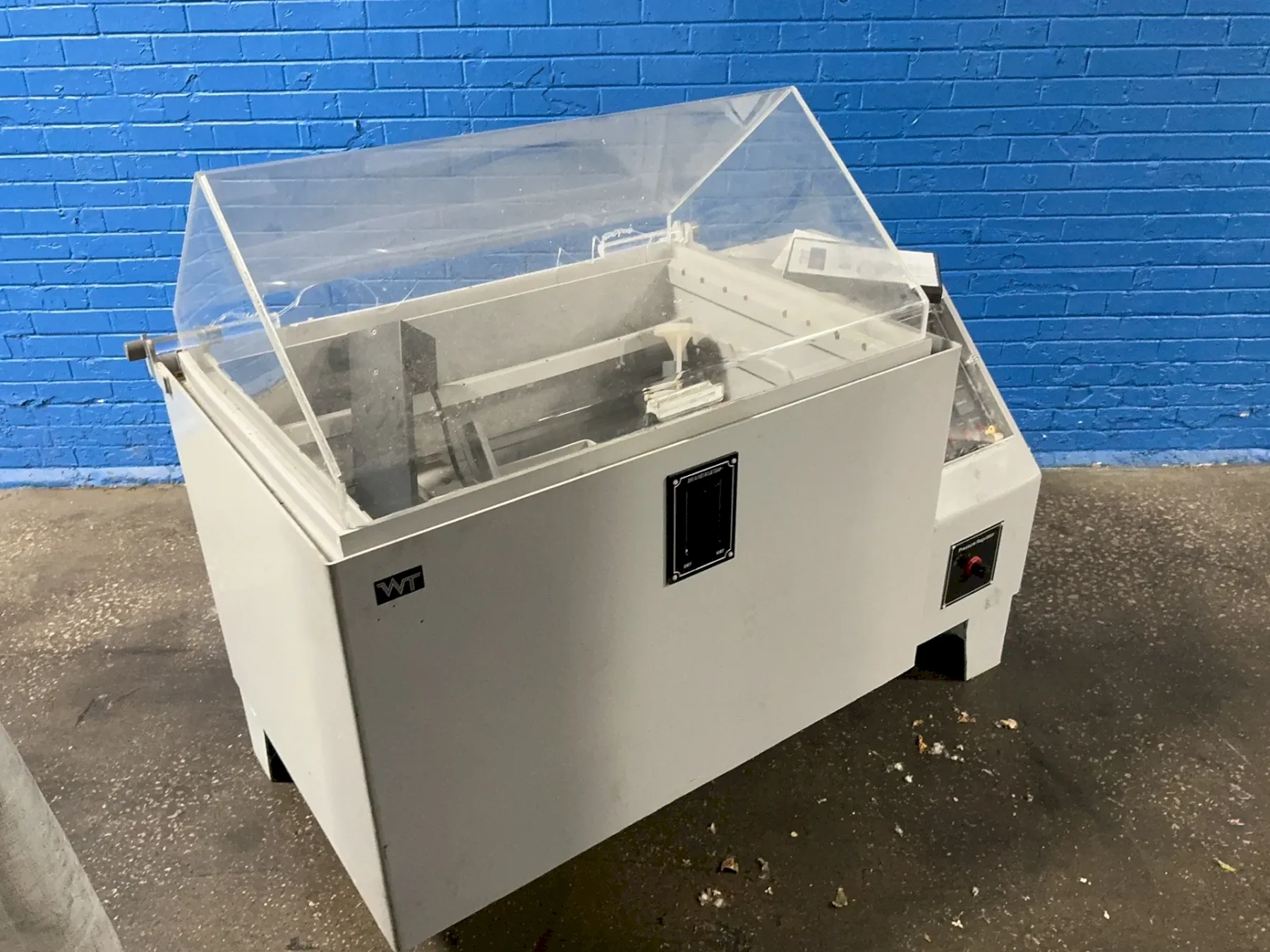 WEICE TESTING INSTRUMENT CO 35” X 24” X 20” SALT SPRAY CHAMBER   -  WTS90