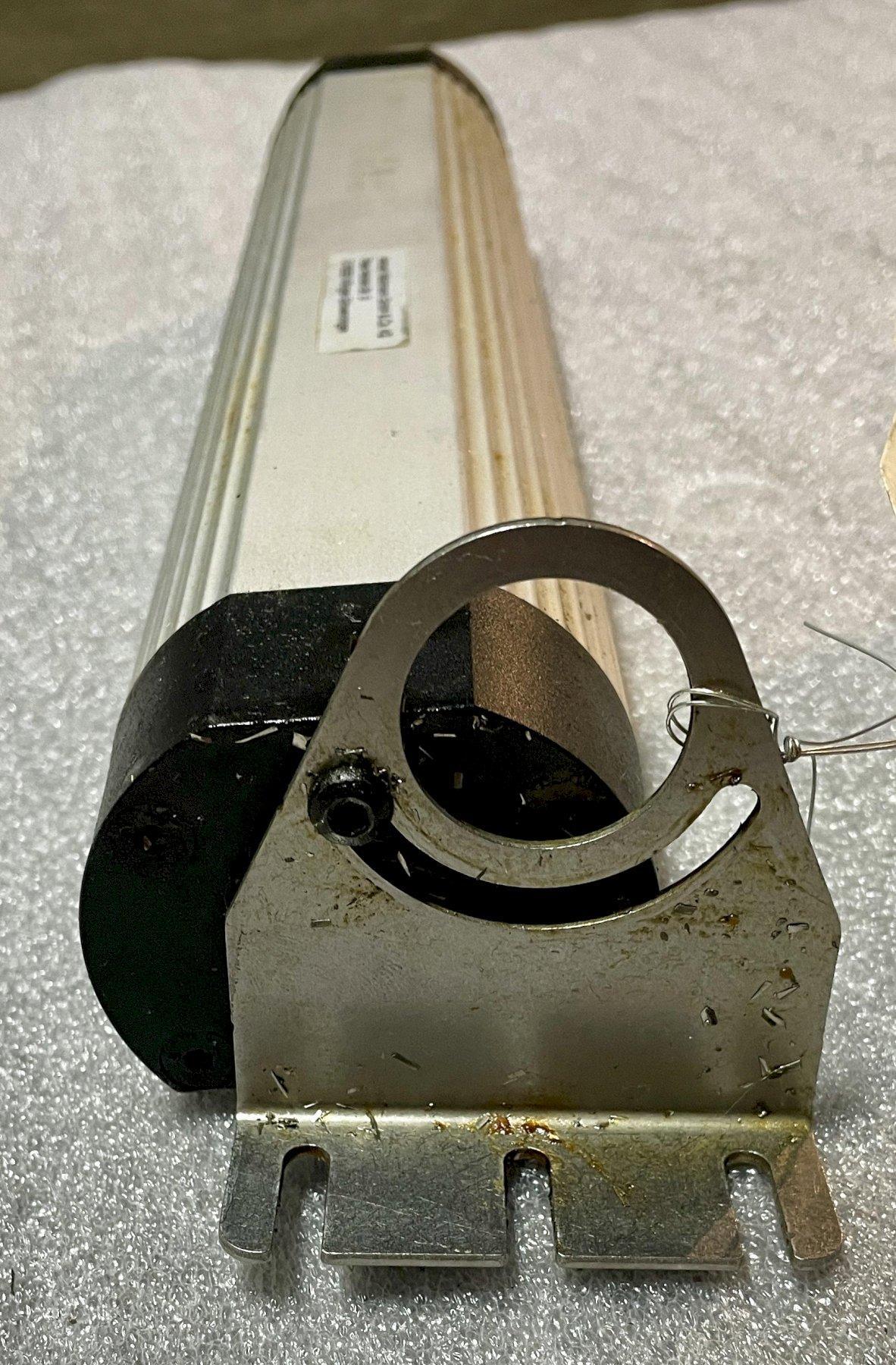 WALDMANN TUBE MACHINE LIGHT, Model MQAL 24 S, 24 VDC, 12 Watt.