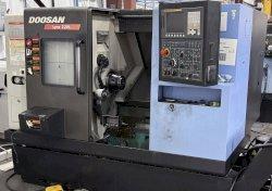 DOOSAN LYNX 220LC CNC LATHE W/ BARFEEDER