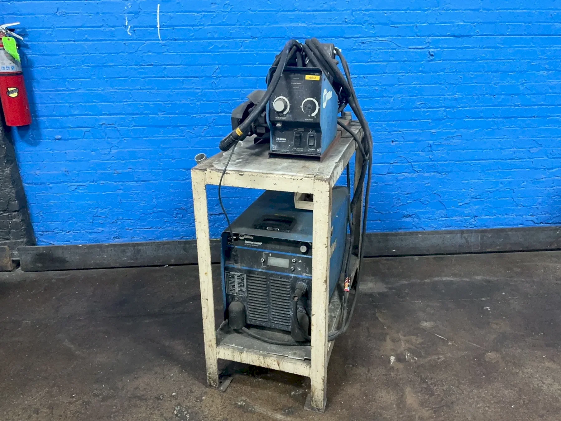 MILLER 450 A WELDER   -  INVISION 456MP