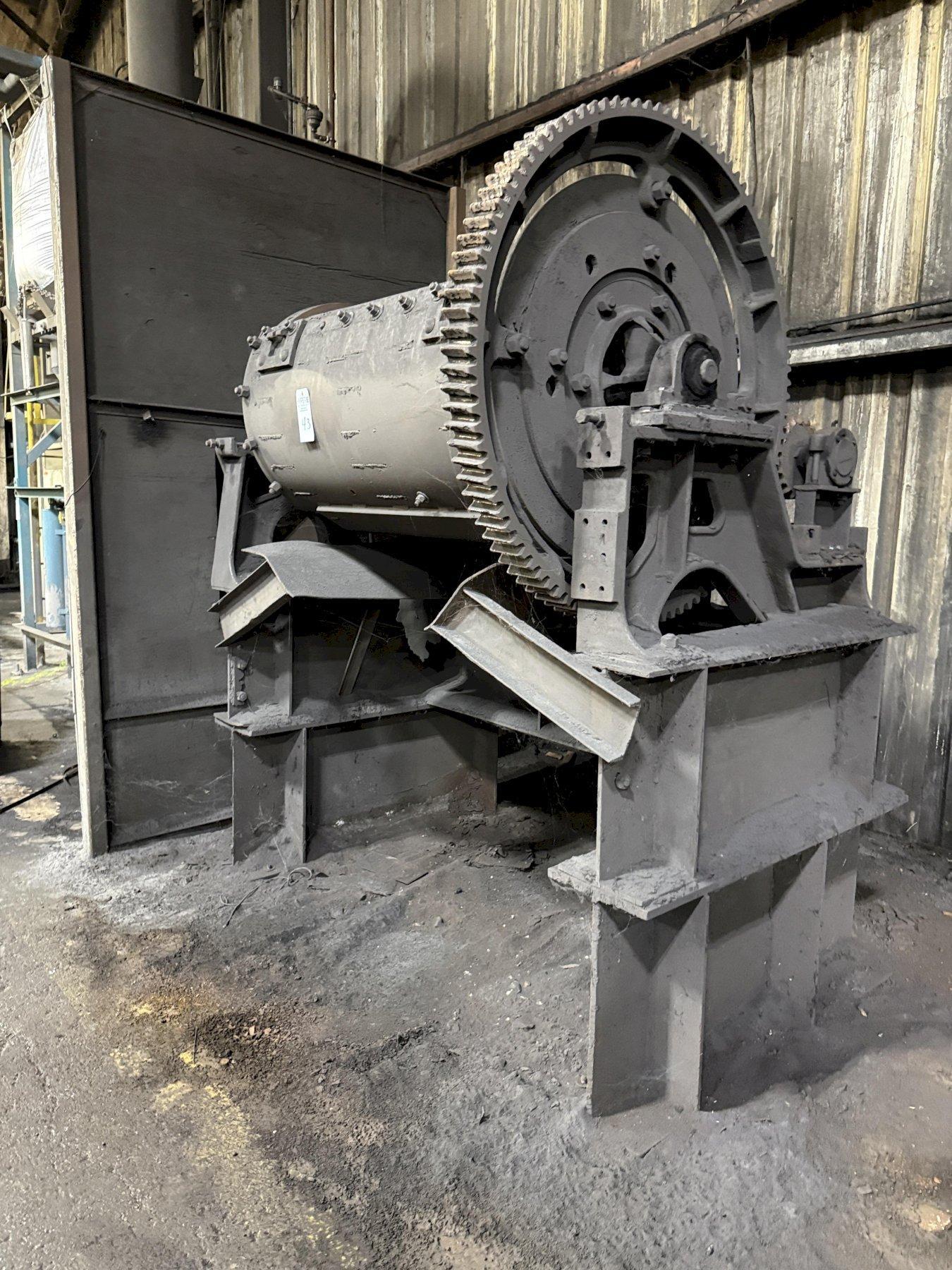 approx. 30" x 60" tumbling barrel with lid and drive