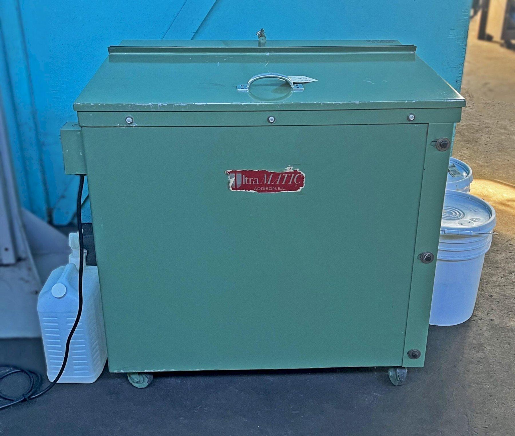 ULTRAMATIC 3 CUBIC FOOT VIBRATORY FINISHER, PORTABURR3