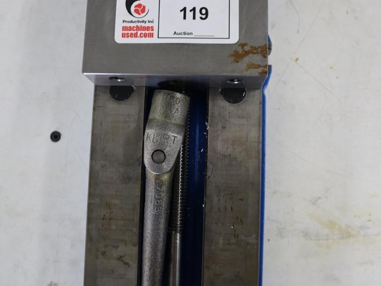 Kurt DX6 6" Machine Vise with Steel Hard Jaws and Handle- Auction Item