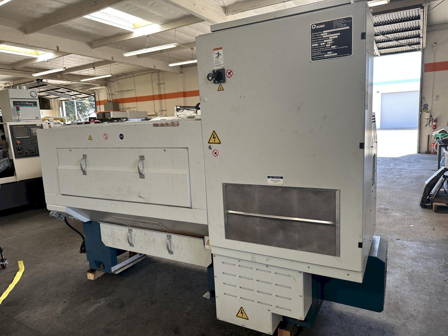 Romi C-420 CNC Lathe Siemens 828D Control, 8″ Chuck, Hand Wheels, Conversational Control