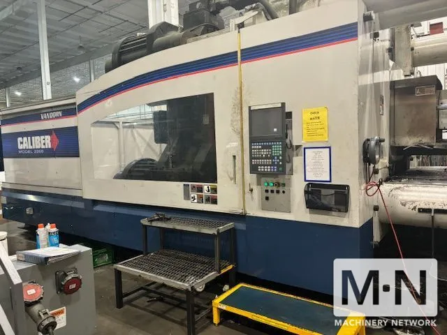 2200 TON 265 OZ VAN DORN MODEL CC2200-12300 CALIBER INJECTION MOLDING MACHINE MFG 2004