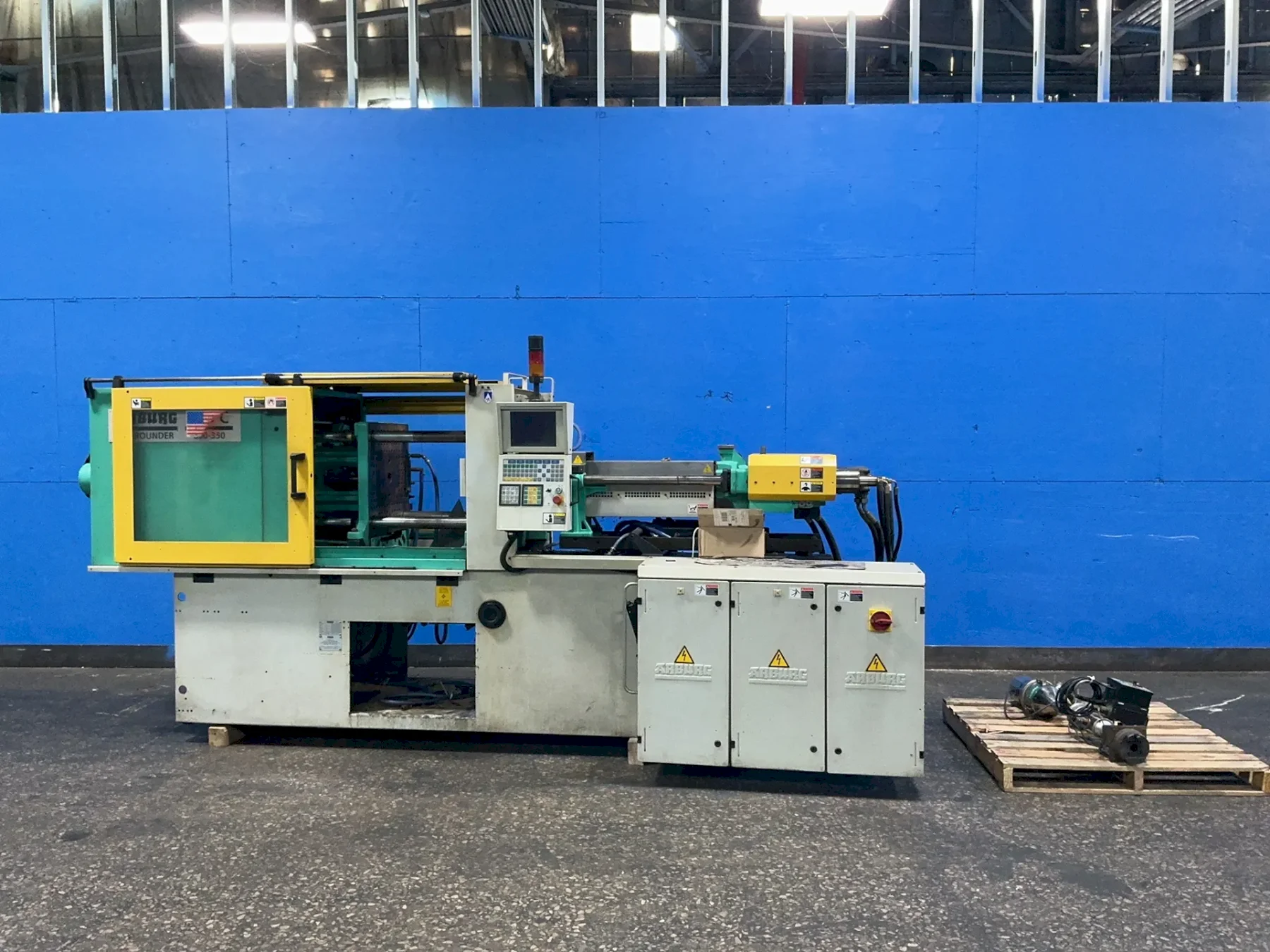 ARBURG INC INJECTION MOLDER  -  370 C 800 - 500