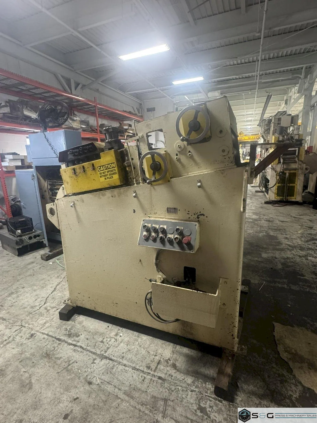 8,000 LBS X 18" PERFECTO PULL OFF REEL AND POWERED STRAIGHTENER: YOBRO #26125
