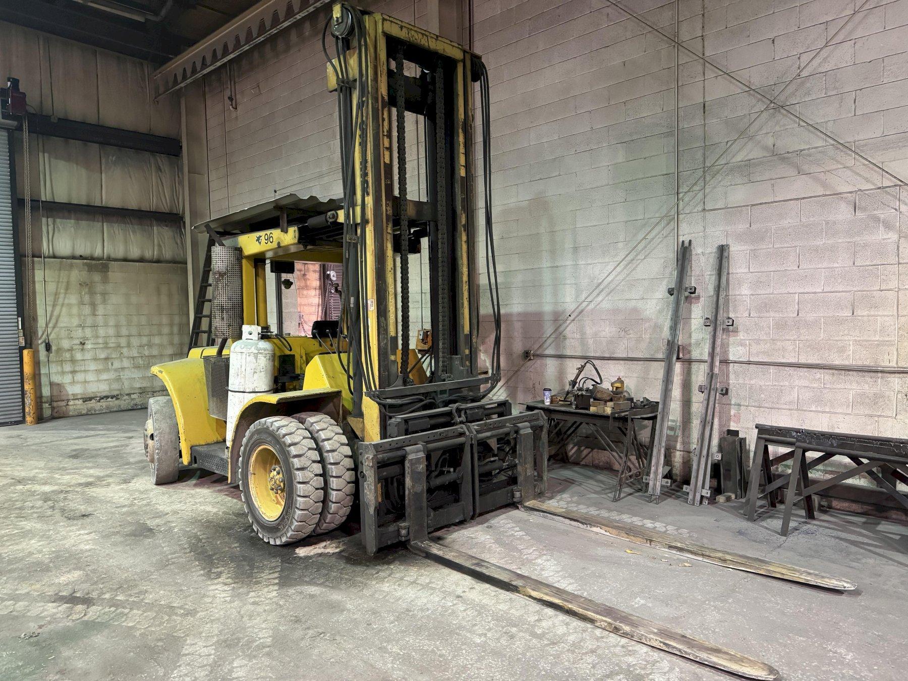 25,000 LB HYSTER H250 DUAL TIRE OUTDOOR FORKLIFT. STOCK # 1224624