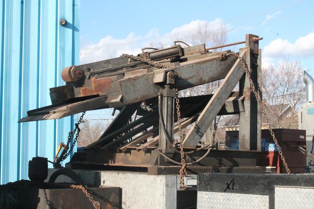 CAUFFIEL PEELER TABLE:  STOCK #66174