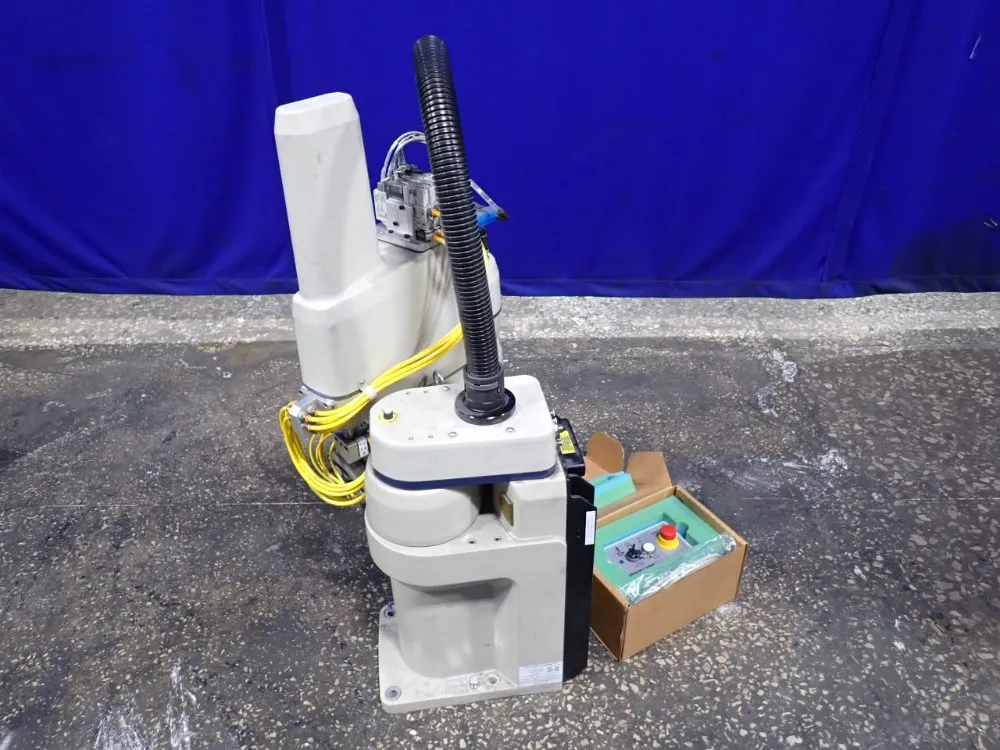 OMRON ADEPT INDUSTRIAL ROBOT   -  ECOBRA 600