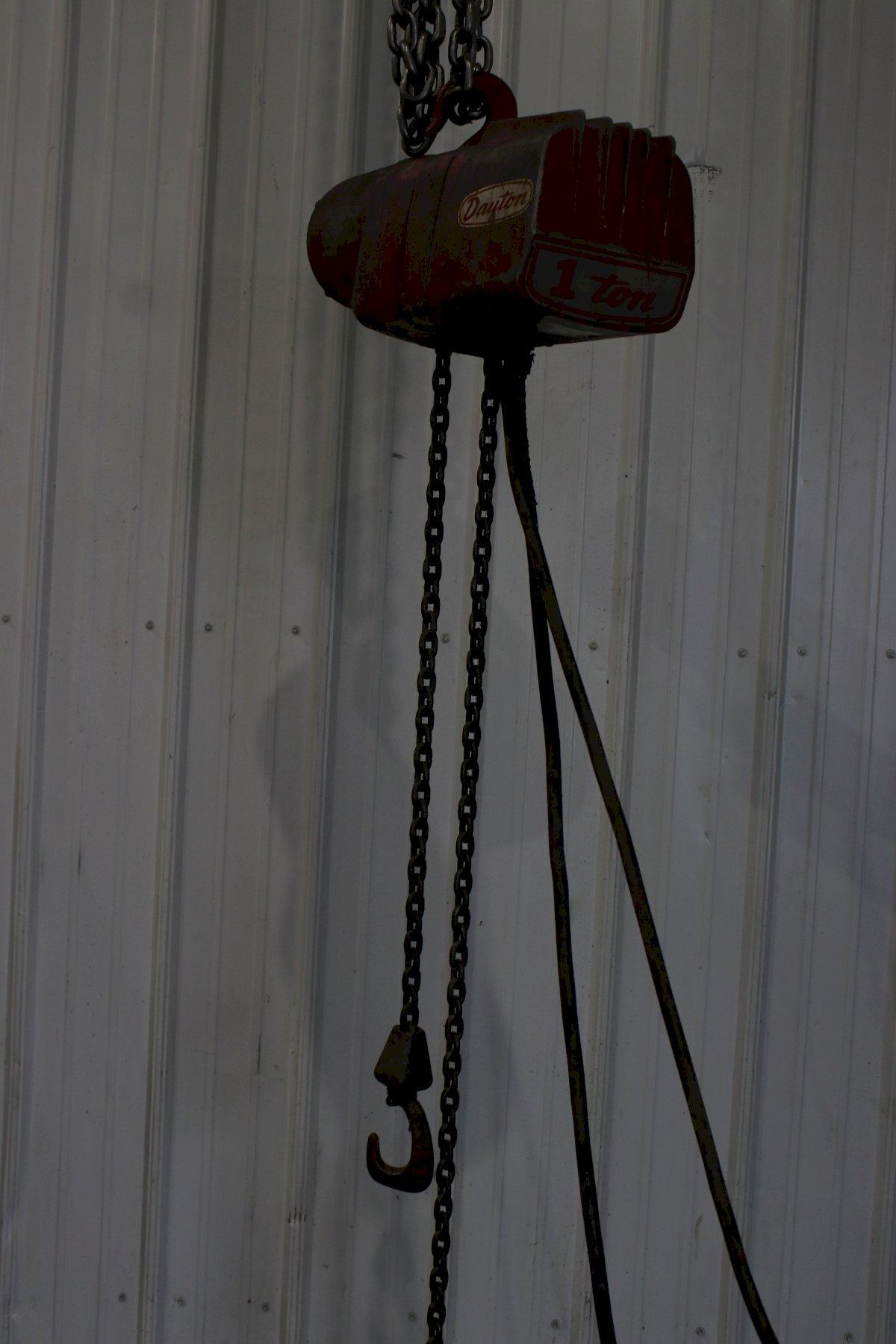 1 TON DAYTON HOIST: STOCK #74159