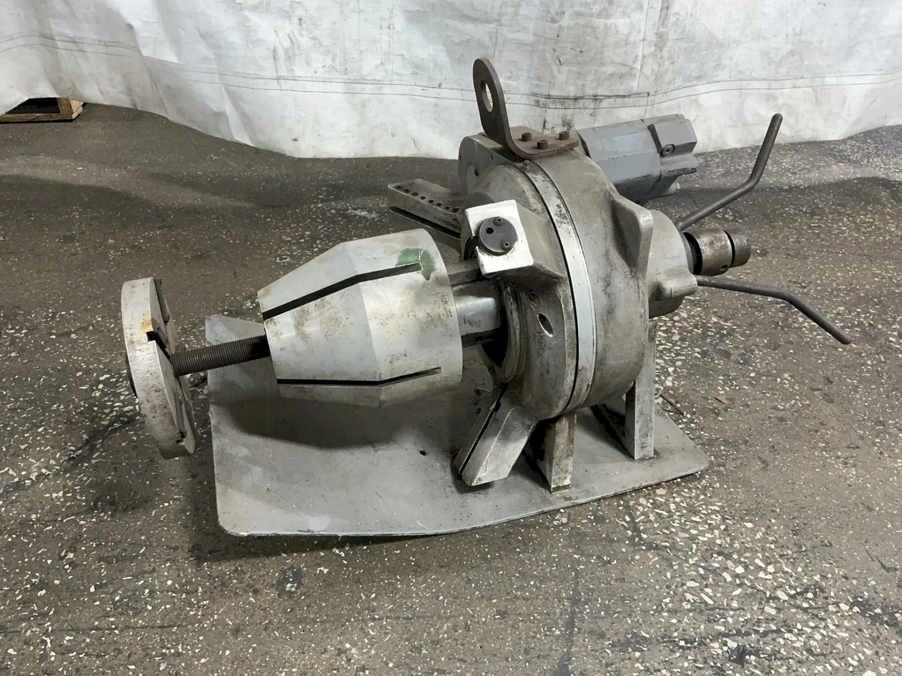 TRI-TOOL CO PORTABLE PIPE BEVELING TOOL  -  712