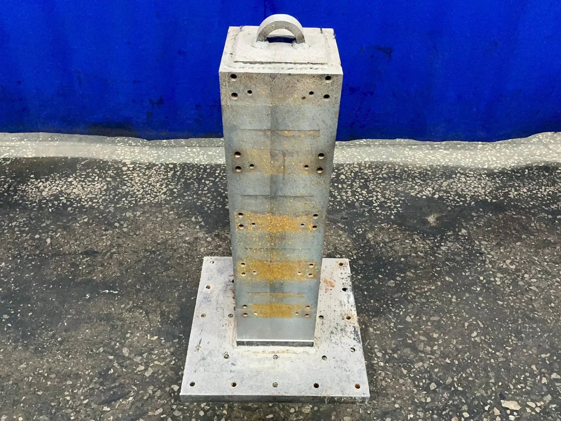 8”X8”X30” TOWER, 18”X18”X1.5” BASE CLAMPING TOWER TOMBSTONE