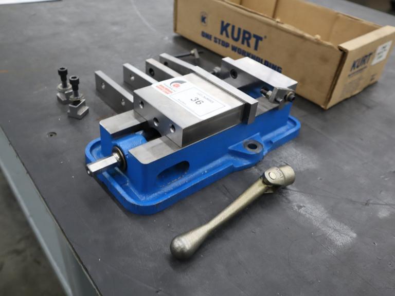 Kurt D-40 4" Machine Vise w Extra Steel Jaws, Handles, Adjustable Work Stops- Auction Item