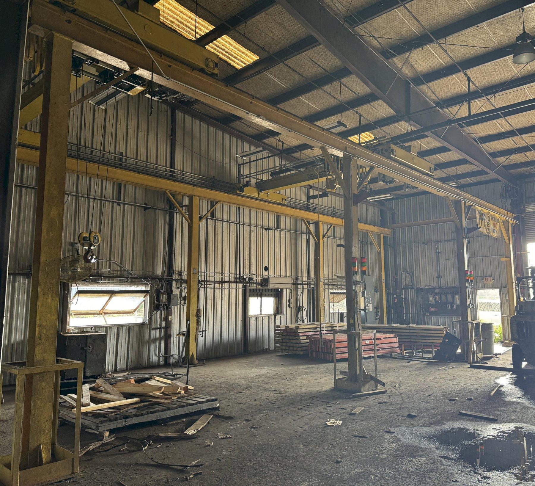 (2) 5 TON X 17' TOOL & HOIST/R&M OVERHEAD BRIDGE CRANES W/120' RUNWAY. STOCK # 0539126