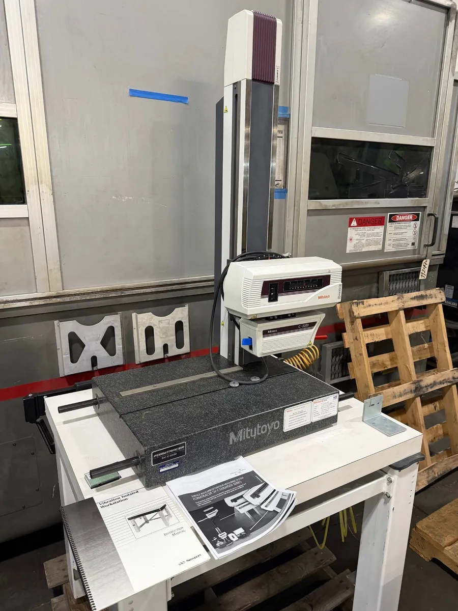 Used Mitutoyo model SV-C3200H4 formtracer contour and surface roughness tester