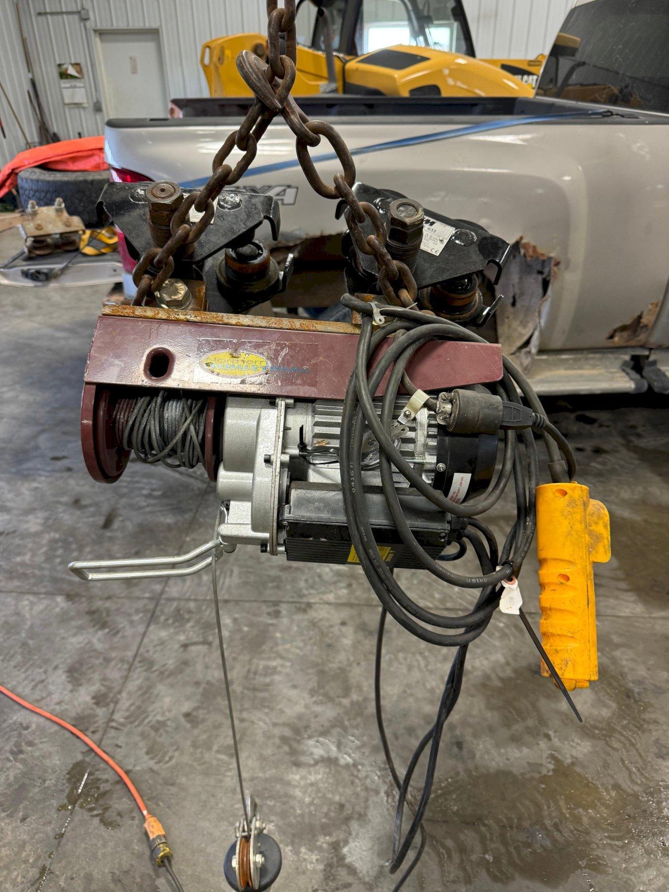 1 - PREOWNED NORTHERN INDUSTRIAL 1/2 TON ELECTRIC CABLE HOIST, 110 VOLT