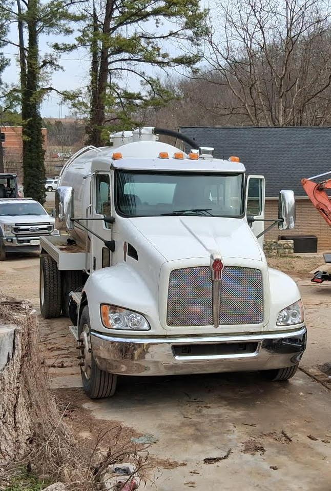 Kenworth T270 Vacuum Truck, 2012 – Paccar PX-6 280HP | Allison Auto | 2,500 Gal Tank | NVE 607 380 CFM
