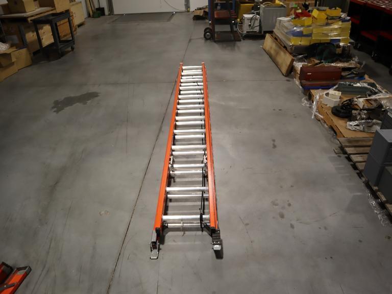 Keller 5124 24-Foot Fiberglass Extension Ladder- Auction Item