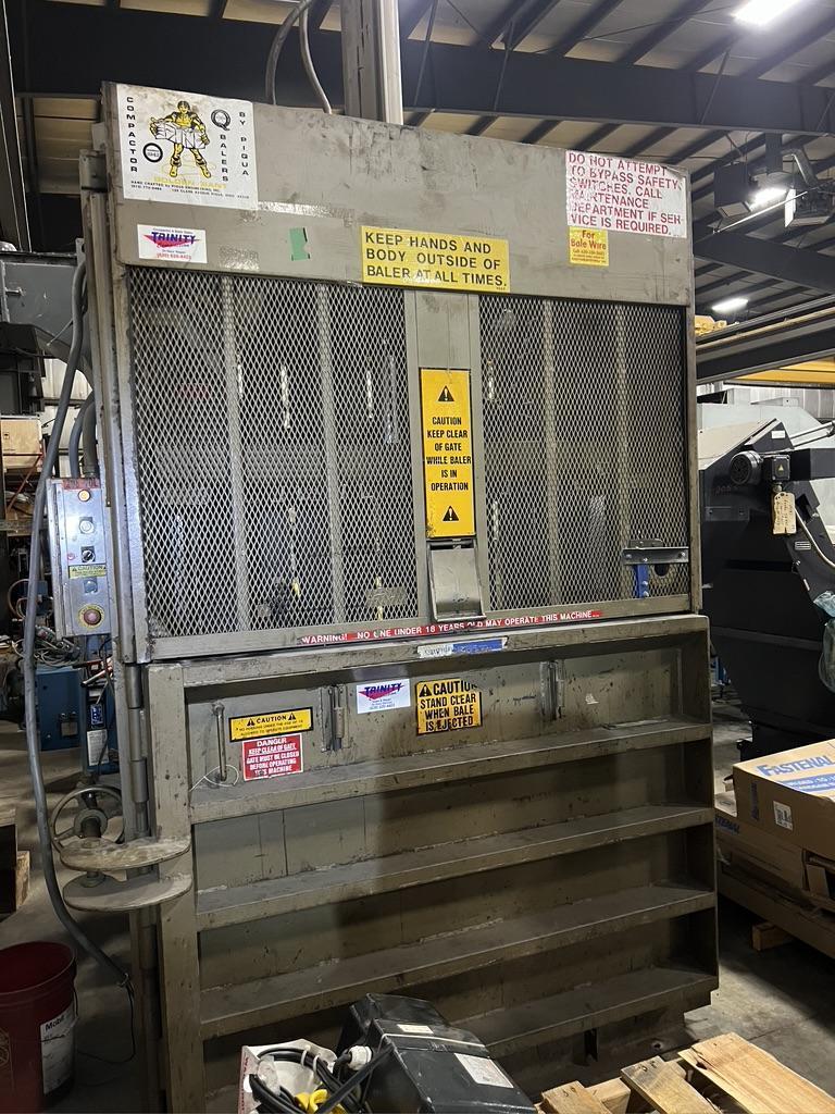 PIQUA 3660 GOLDEN GIANT CARDBOARD BALER