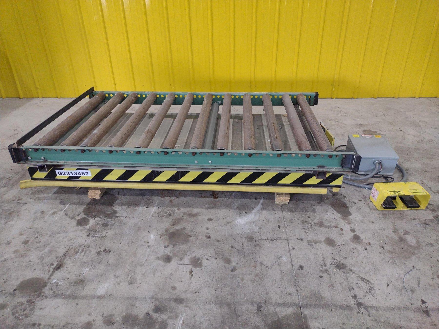 6' X 39" SOUTHWORTH HYDRAULIC ROLLER TOP LIFT TABLE: YOBRO #24782