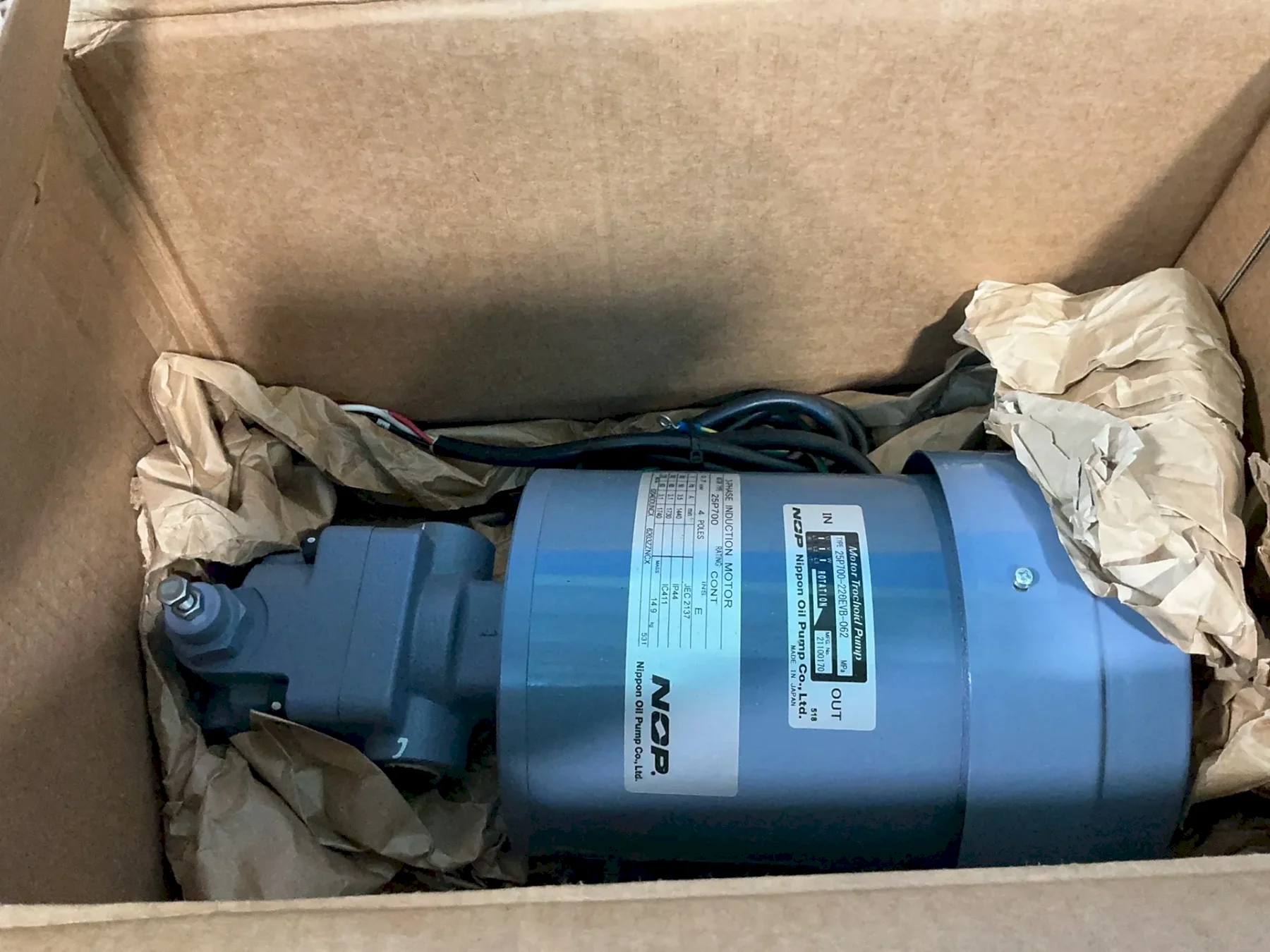 NIPPON OIL PUMP CORPORATION 0.7 KW OIL PUMP  -  25P700-220EVB-062