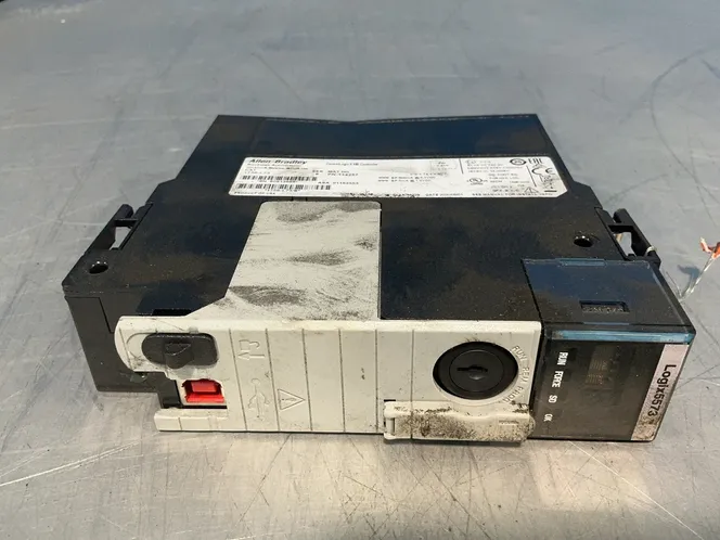 Allen-bradley Controllogix 8 Mb Controller - 1756-l73