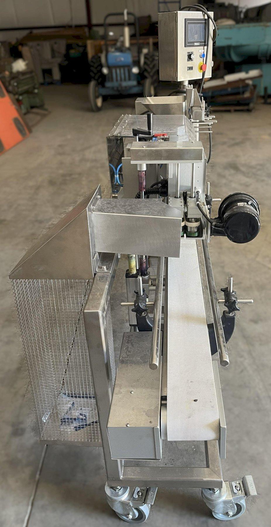 (A) Weighpack Zippy Bagger R-L