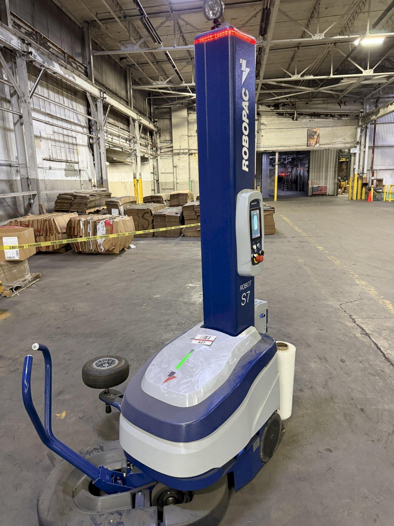 2023 ROBOPAC ROBOT MODEL #S7 PVS PORTABLE SHRINK WRAPPER MACHINE: YOBRO #25236