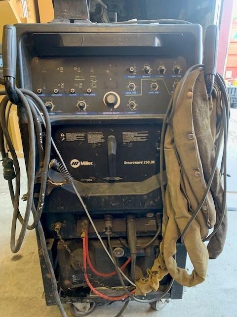 1 - PREOWNED MILLER TIG WELDER, MODEL #: SYNCROWAVE 250 DX, S/N: LJ240457L