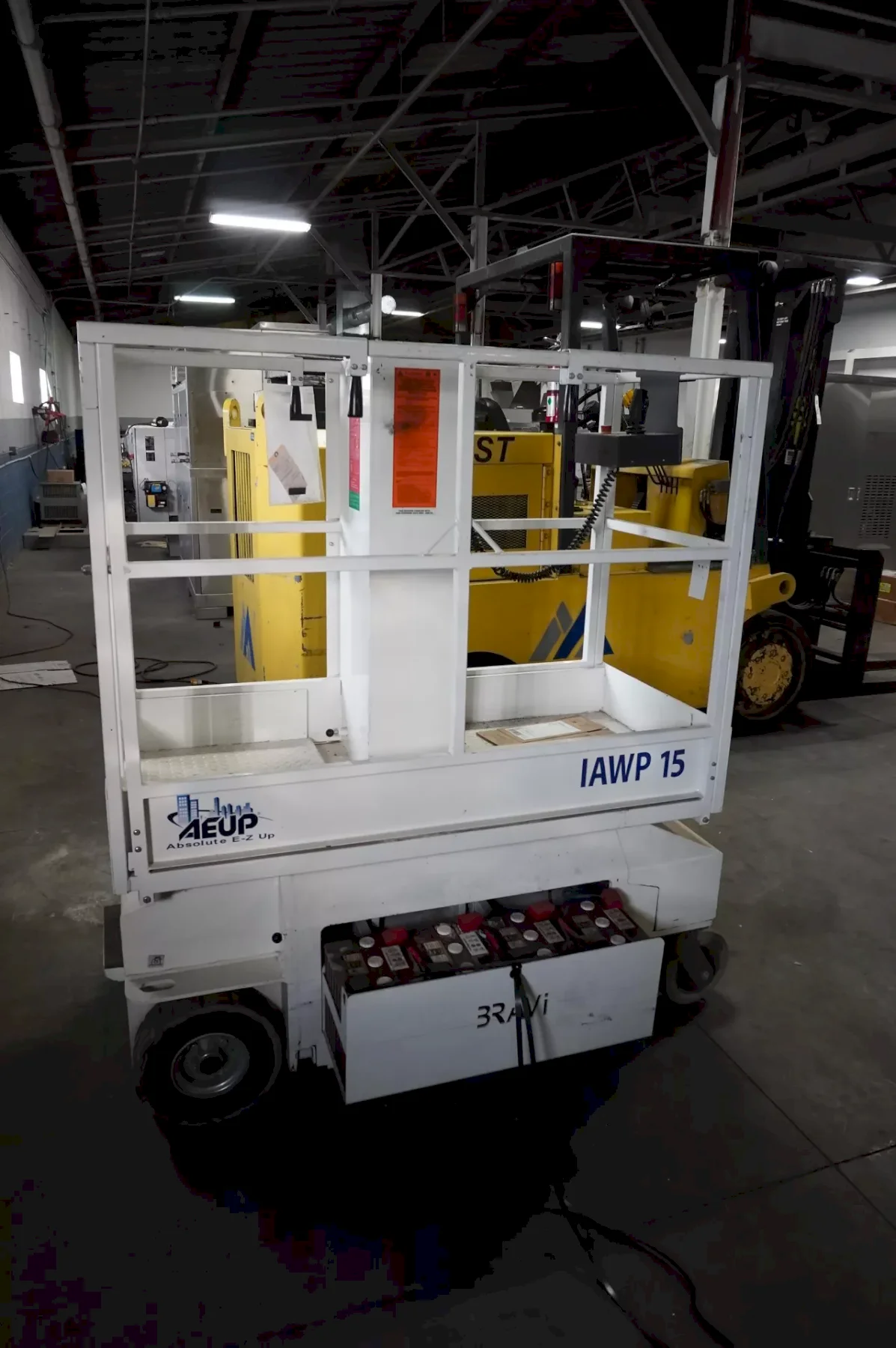 2016 ABSOLUTE E-Z UP MODEL #IAWP 15 SCISSOR LIFT: YOBRO #25844