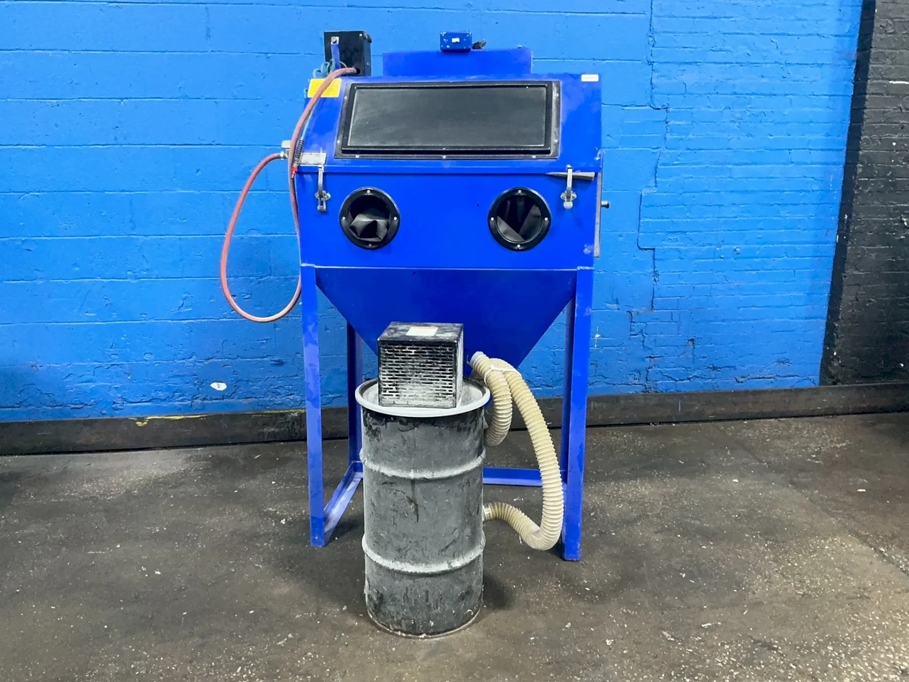 17" X 37" X 12" BLAST CABINET