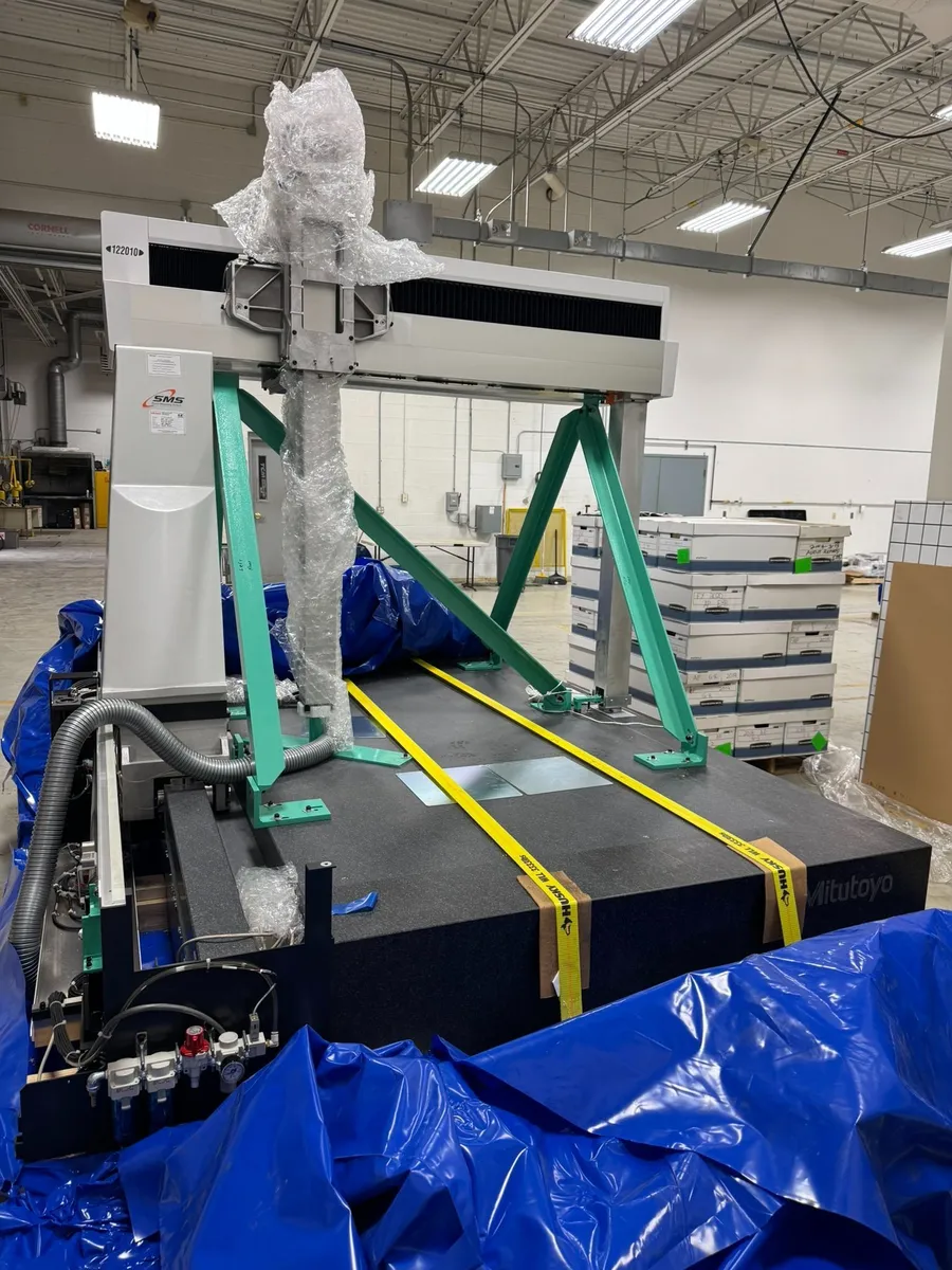 USED MITUTOYO CRYSTA-APEX V122010 CMM / SCANNER