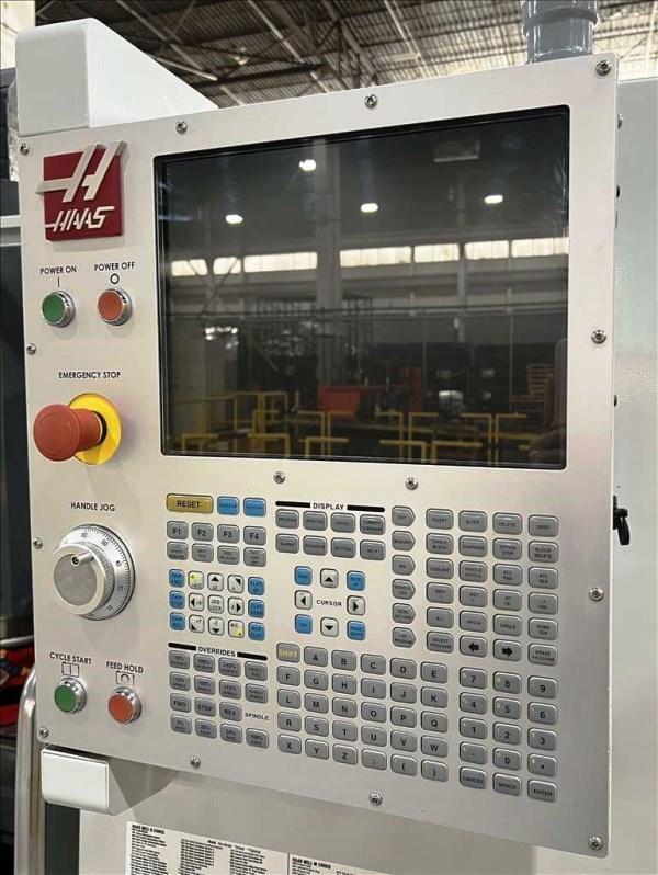 HAAS TM-2P CNC TOOLROOM MILL WITH TOOL CHANGER