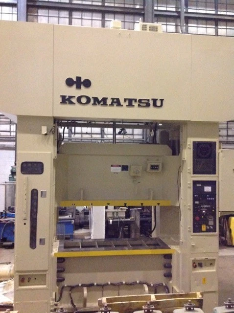KOMATSU 220 TON ECCENTRIC GEAR 2 PT SS PRESS, STOCK# 13406J