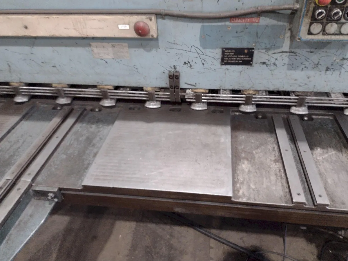 13' x 1/4" AMADA MODEL #M-4065 MECHANICAL POWER SQUARING SHEAR, FRONT GUAGING, CONVEYOR & STACKER