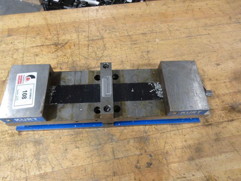 Kurt HDL6, 6" Machine Vise, **No Jaws or Handle**- Auction Item