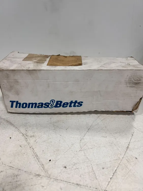 THOMAS & BETTS F27194 PIN AND SLEEVE PLUG USED