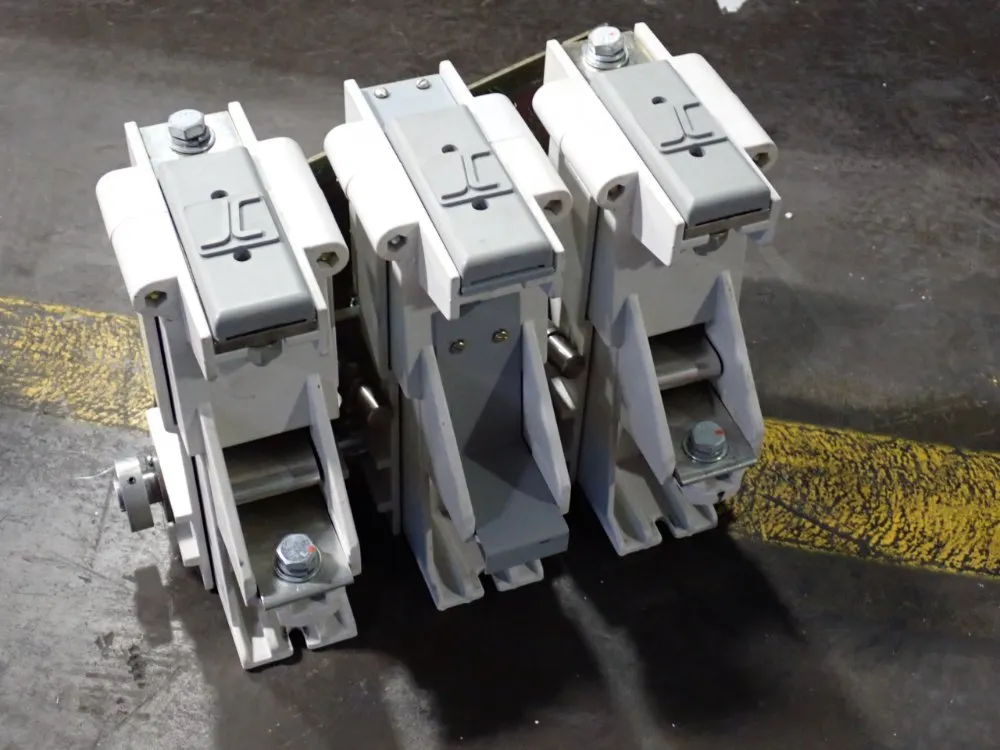 JOSLYN CLARK CIRCUIT BREAKER
